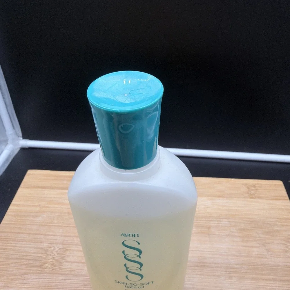 VTG NEW OLD STOCK SEALED AVON SKIN SO SOFT BATH OIL ORIGINAL WOODLAND 8 Oz